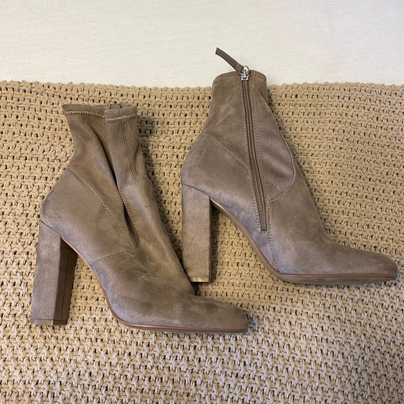 Cute Steve Madden Taupe‎ Booties - Picture 1 of 2